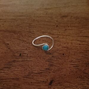Elegant Silver Turquoise Ring